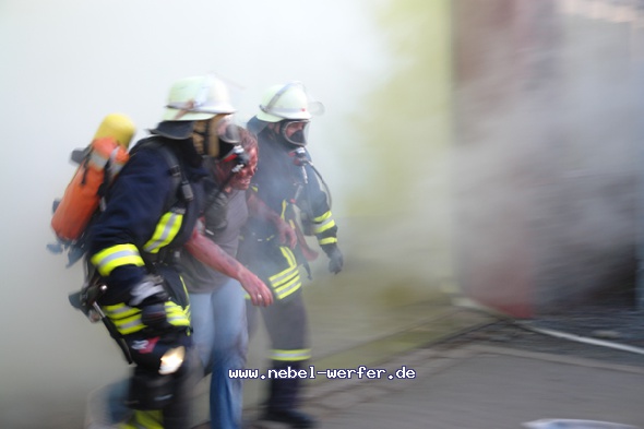 http://nebel-werfer.de/bilder/cache/vs_04__Feuerwehruebung%20Bergkamen_06400-jpg.jpg